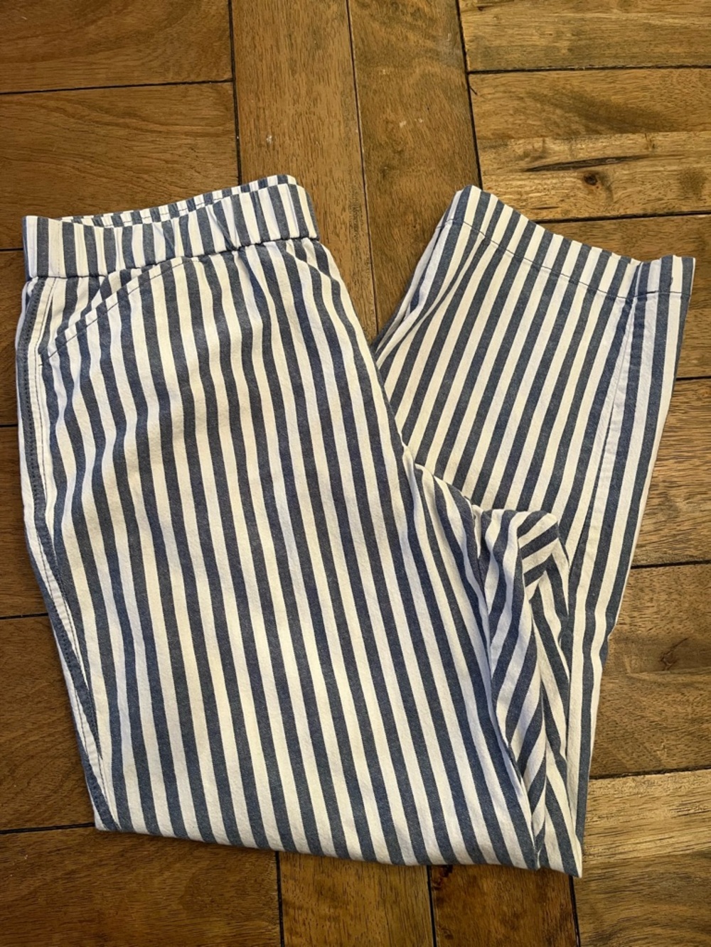 Lands' End Navy and White Striped Pull-On Cropped Pants size 8